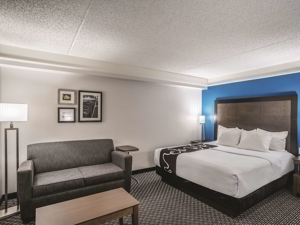 La Quinta Inn & Suites by Wyndham Phoenix Chandler 11/41