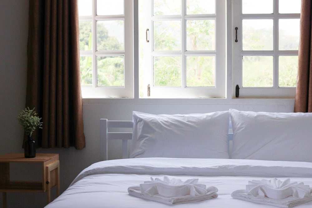 ROOM, DOUBLE BED, EXTERNAL BATHROOM