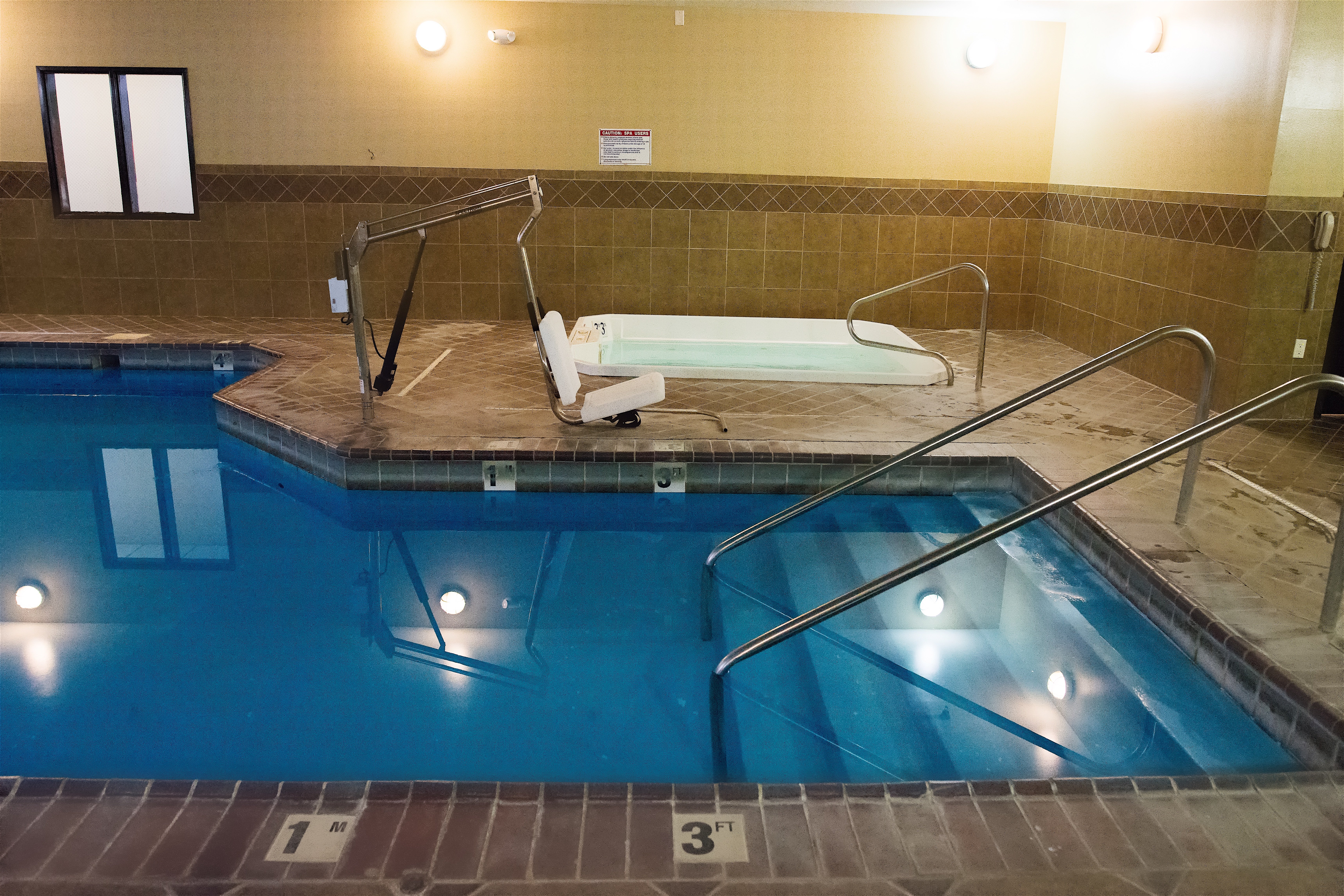 Holiday Inn Express Devils Lake 7/21