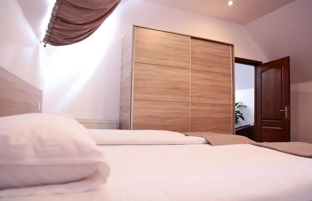 Apollonia Hotel 15/35