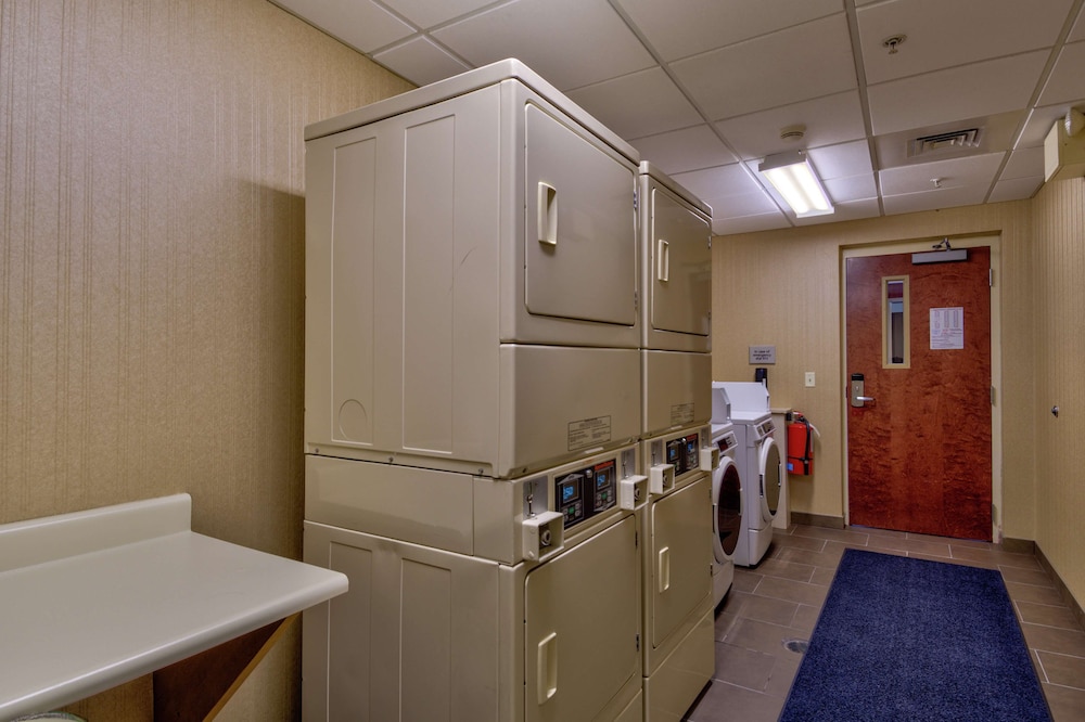 Hampton Inn Bowie 18/42