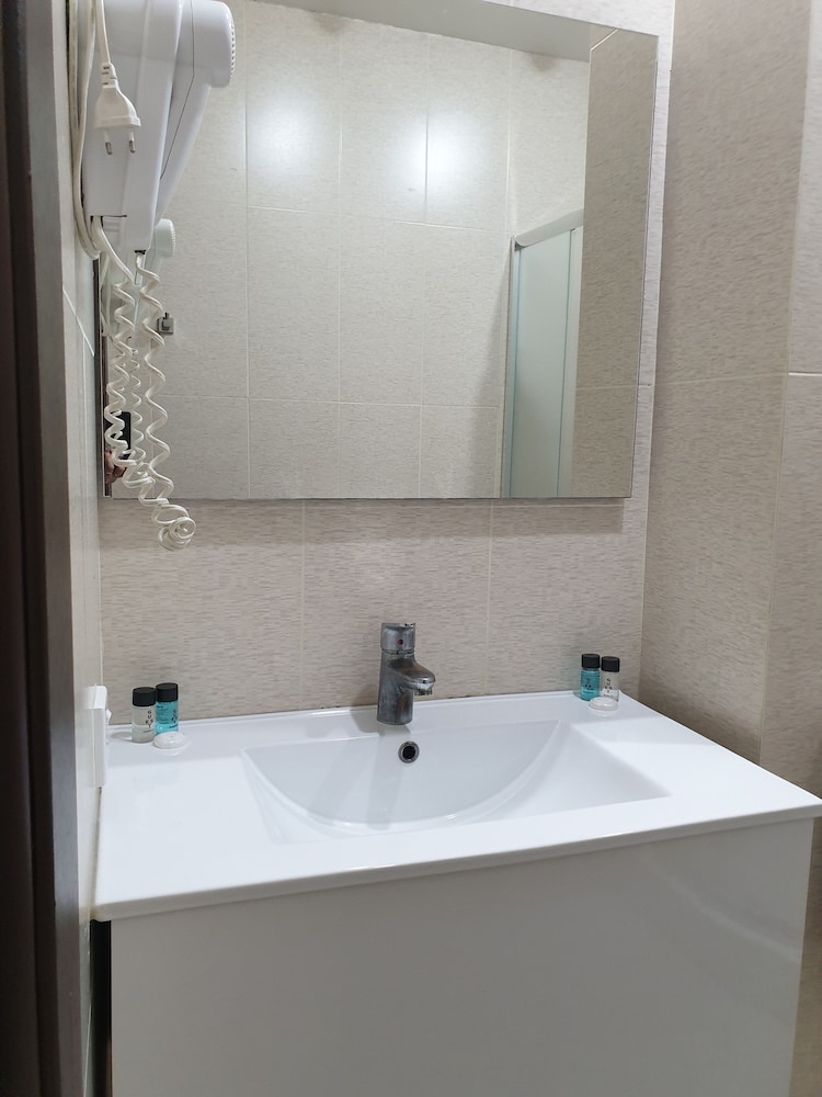 NEMI HOTEL 49/50
