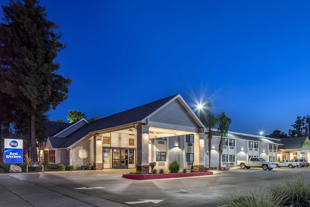 Best Western Town & Country Lodge 1/58