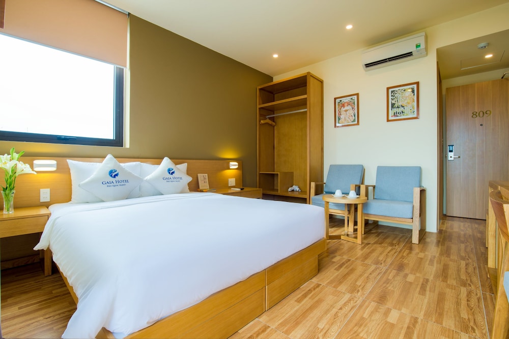 DELUXE, DOUBLE BED, BALCONY