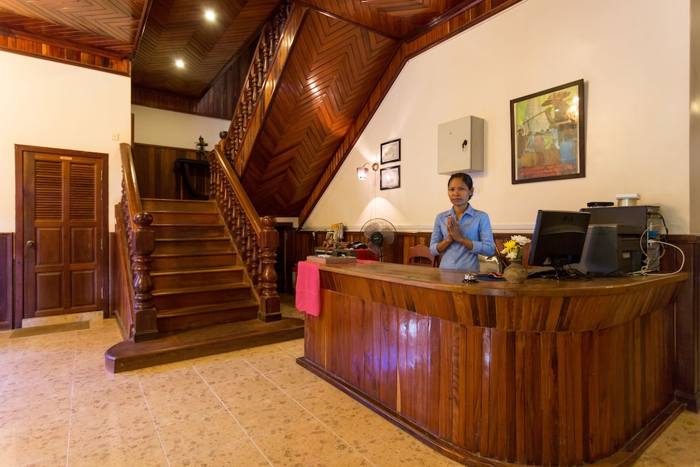 Le Tigre Hotel 2/48
