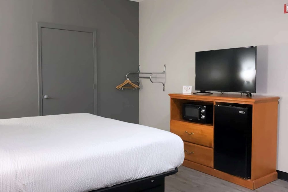 Days Inn by Wyndham North Little Rock/ Maumelle 10/56