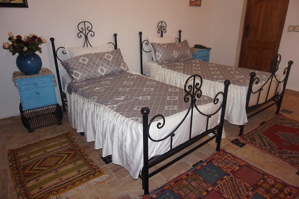 Riad Al Khansaa 28/70