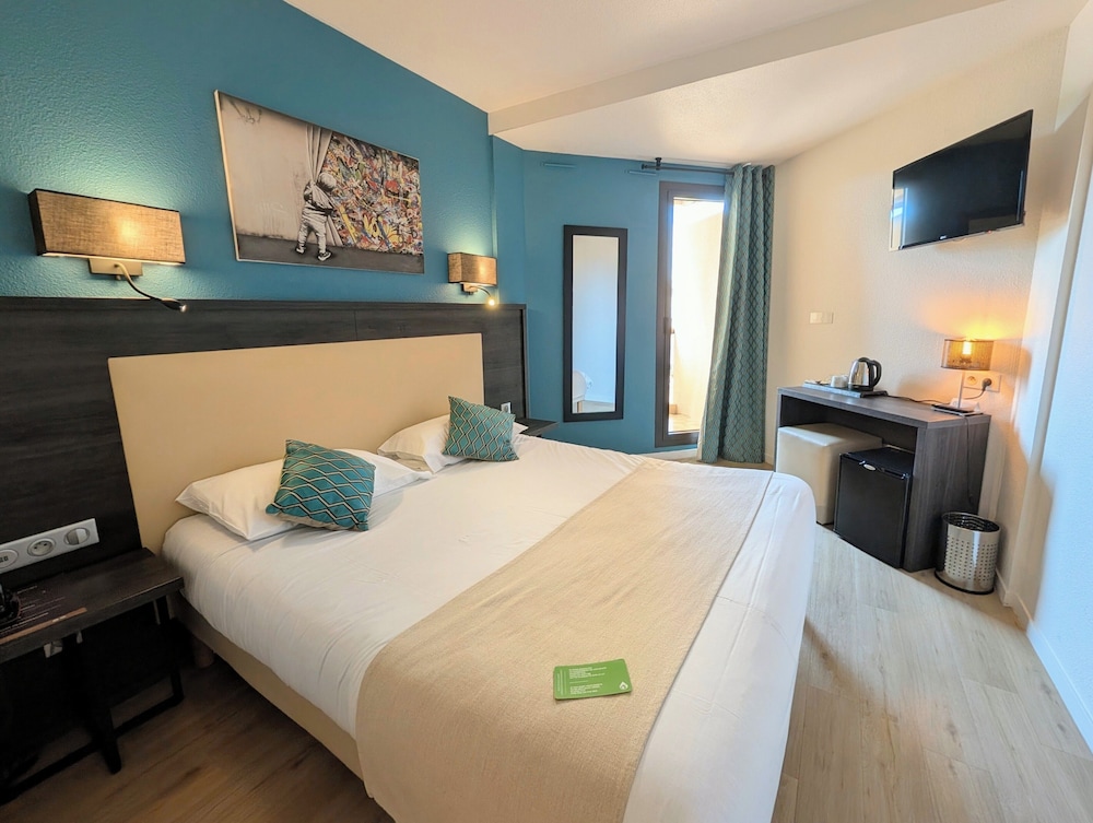 1 BEDROOM, SUPERIOR, DOUBLE BED, CITY SIDE