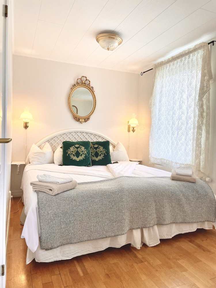 Hotell & Restaurang Solliden 11/50