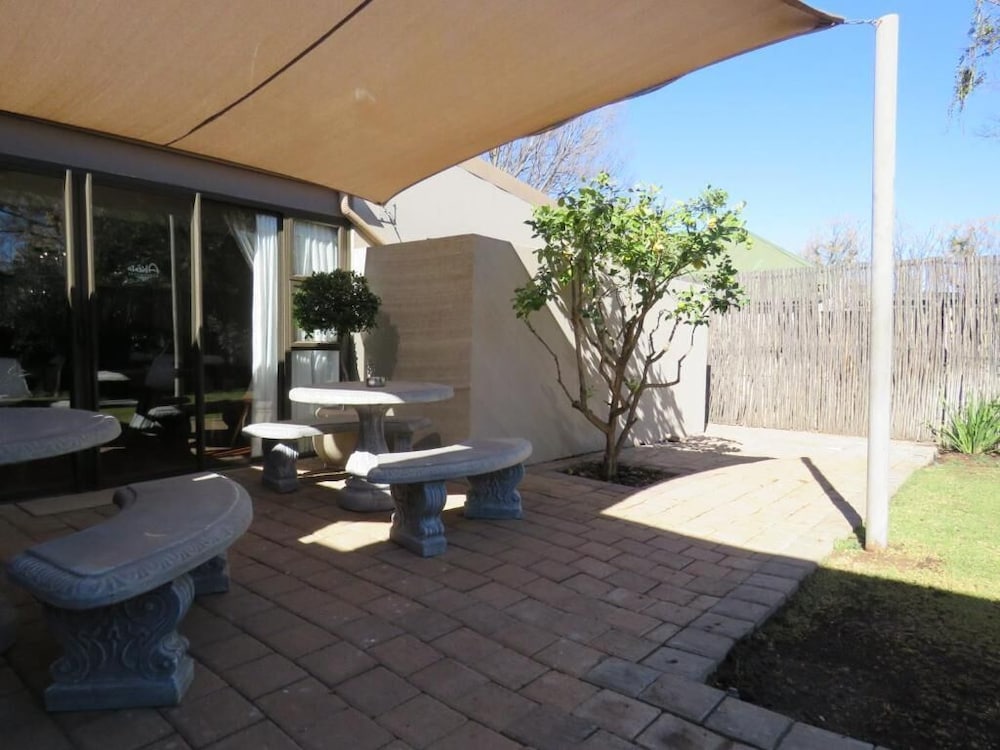 Abiento Guesthouse 25/50