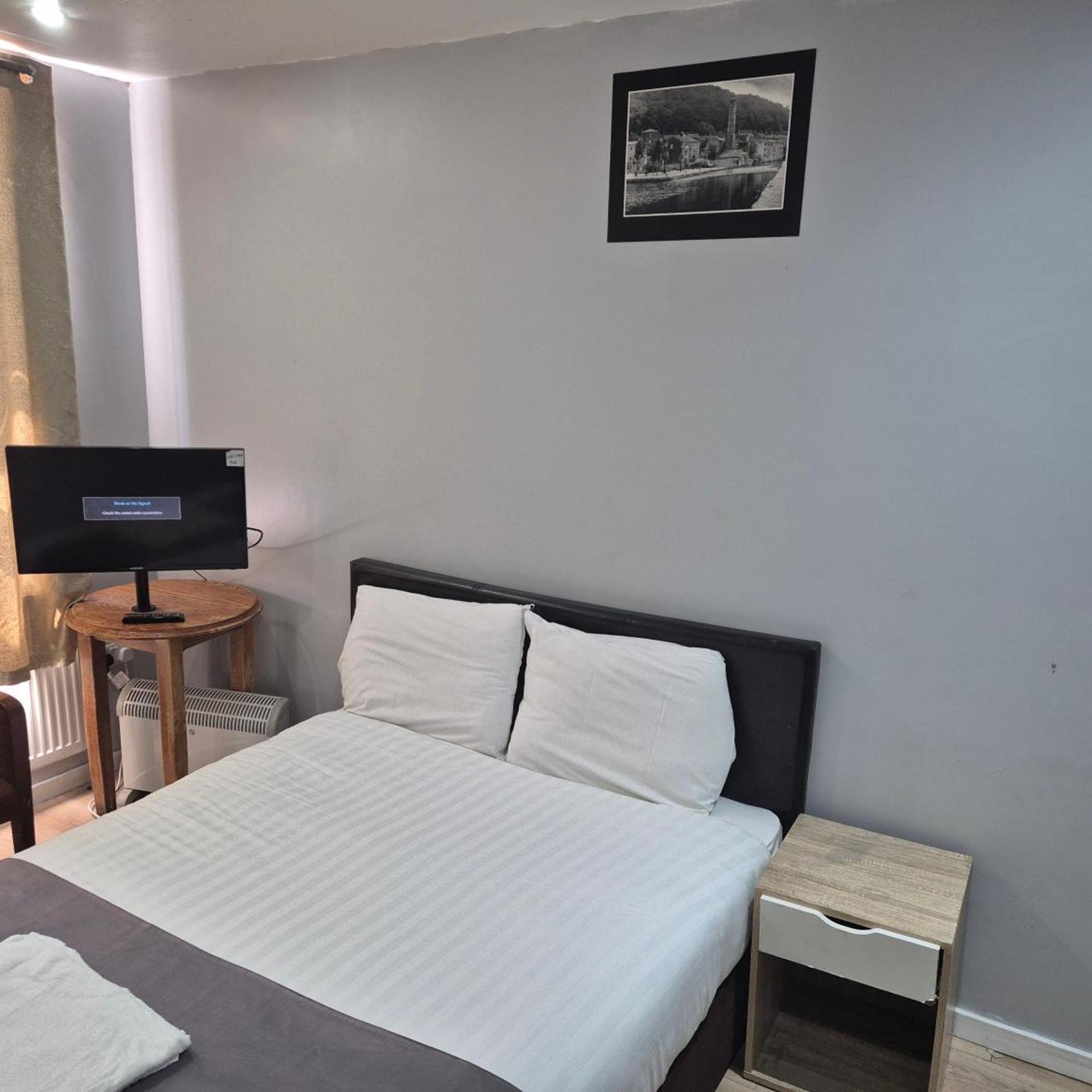 Assheton Arms Hotel 28/44