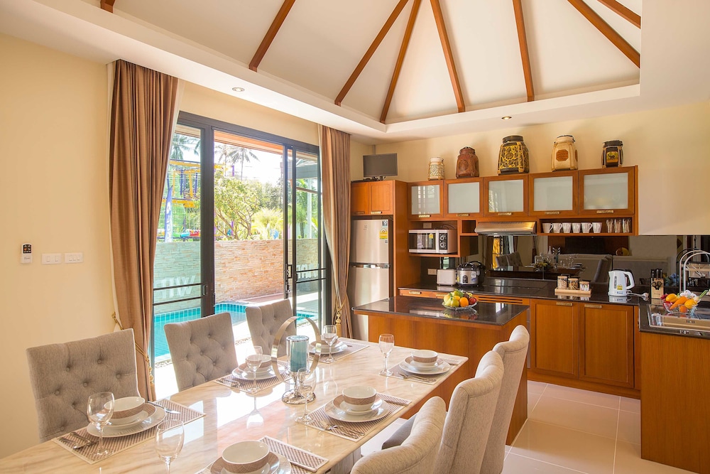 Rawai Vip Villas Kids Park And Spa 68/87