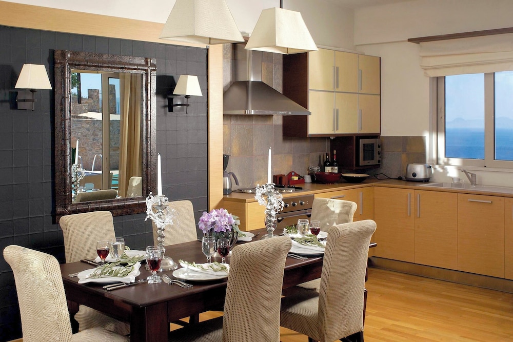 Pleiades Luxurious Villas 37/48
