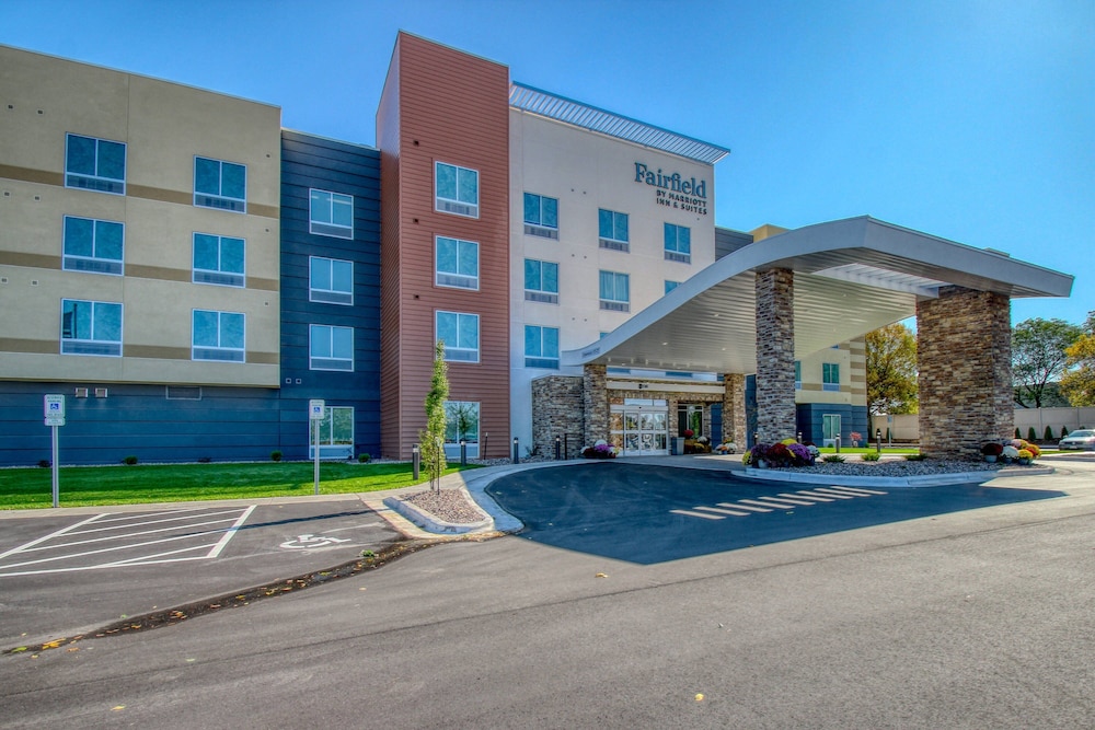 Fairfield Inn & Suites By Marriott Appleton 3/37