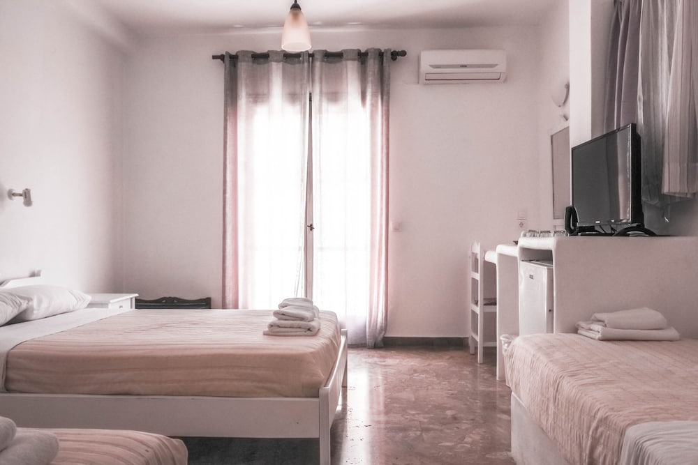ROOM, TRIPLE