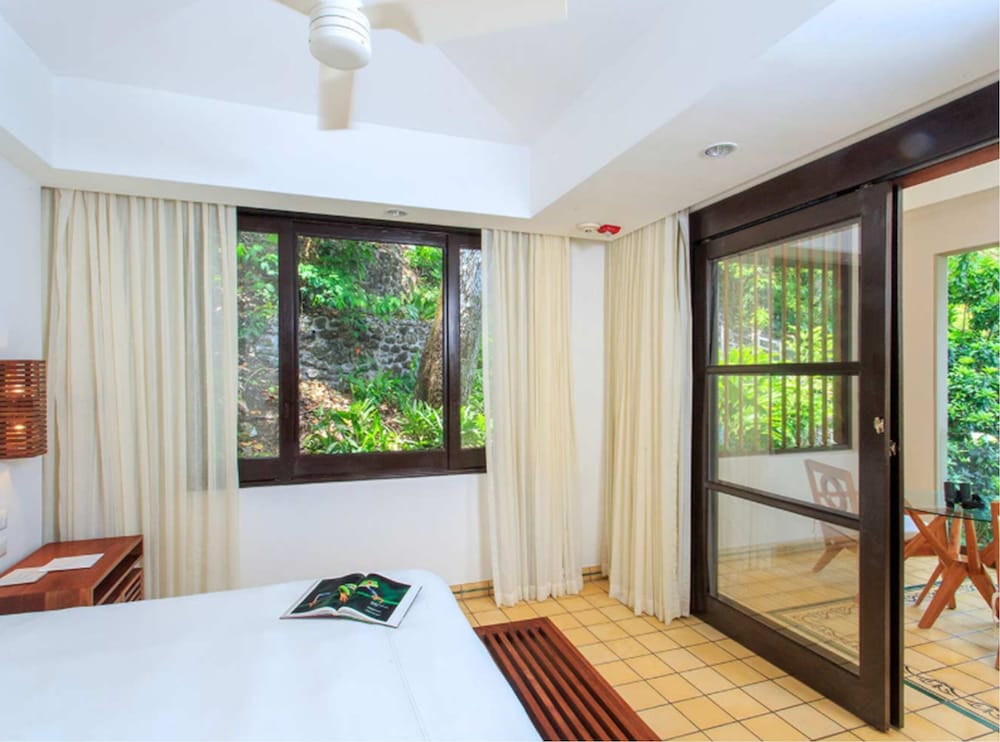 Arenas del Mar Beachfront & Rainforest Resort 51/75