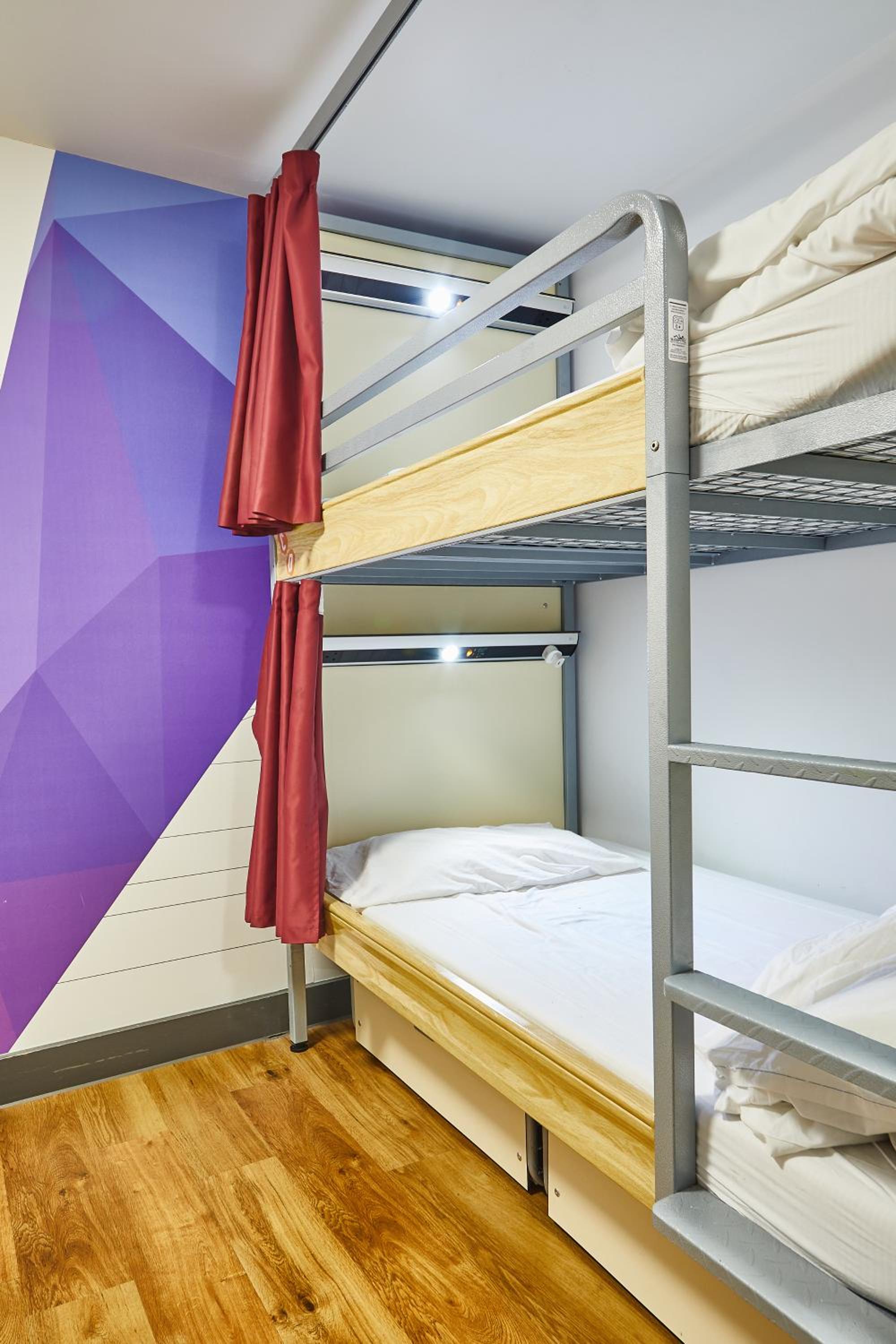 Mixed Dorm, 4 Beds, External Bathroom