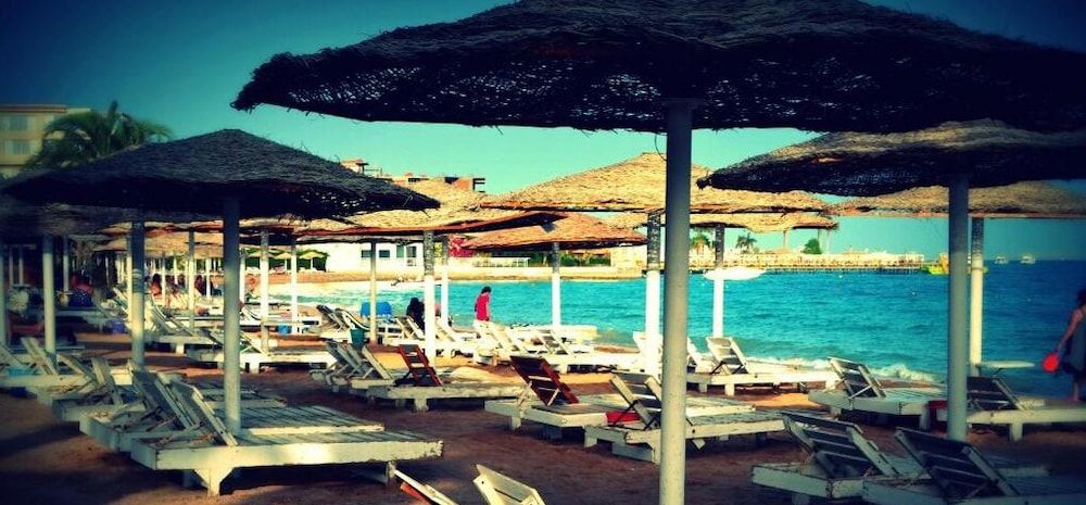 Elaria Hotel 65/68