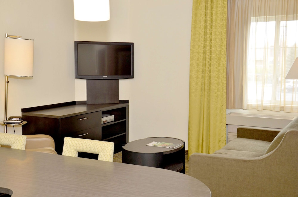 Sonesta Simply Suites Detroit Warren 33/35