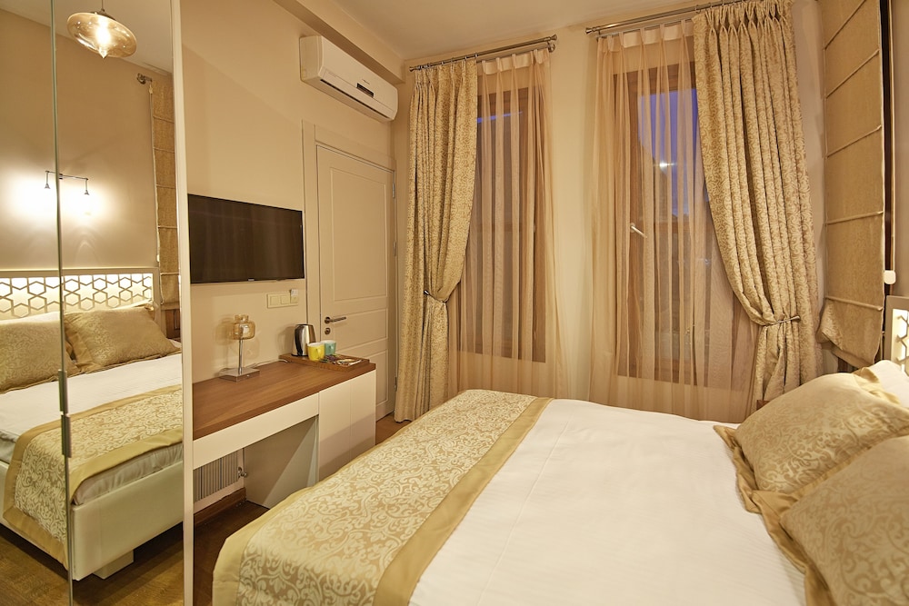 Arart Hotel 13/37