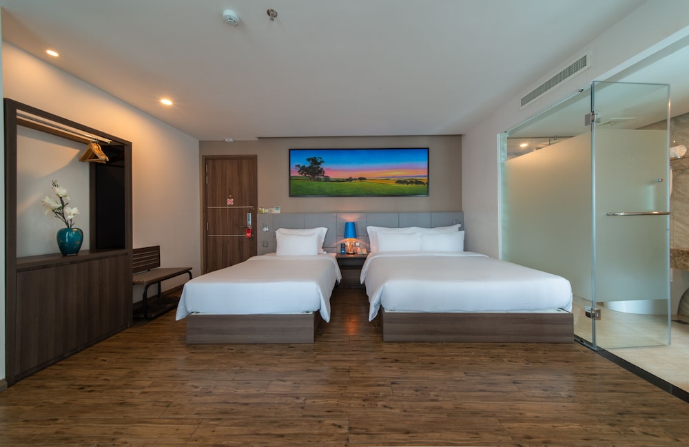 Aaron Hotel 20/69