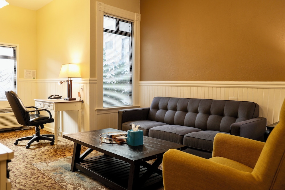 City Center Inn and Suites 53/65