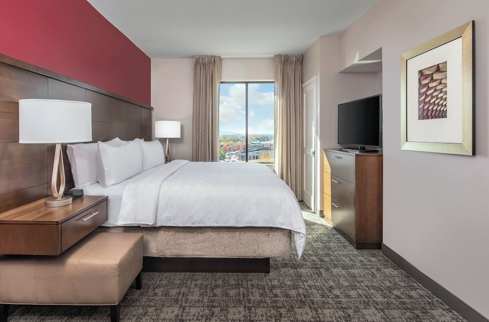 Suite, Queen Bed, Kitchen
