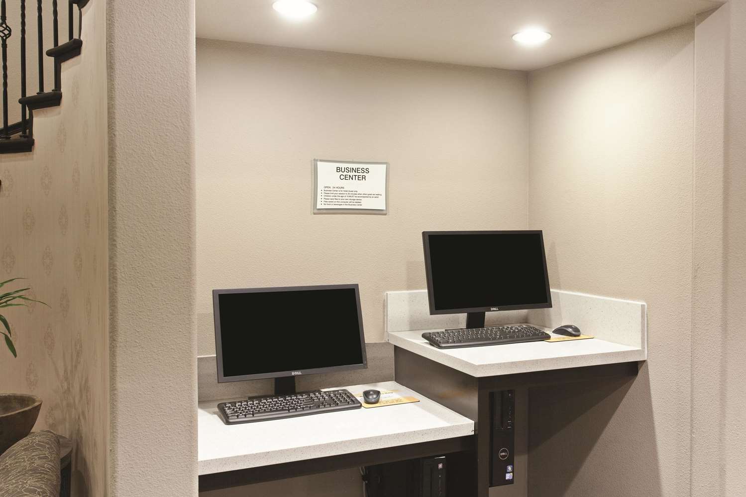 La Quinta Inn Suites Los Banos 32/35
