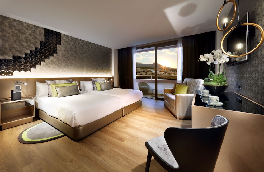 Hard Rock Hotel Tenerife 14/82
