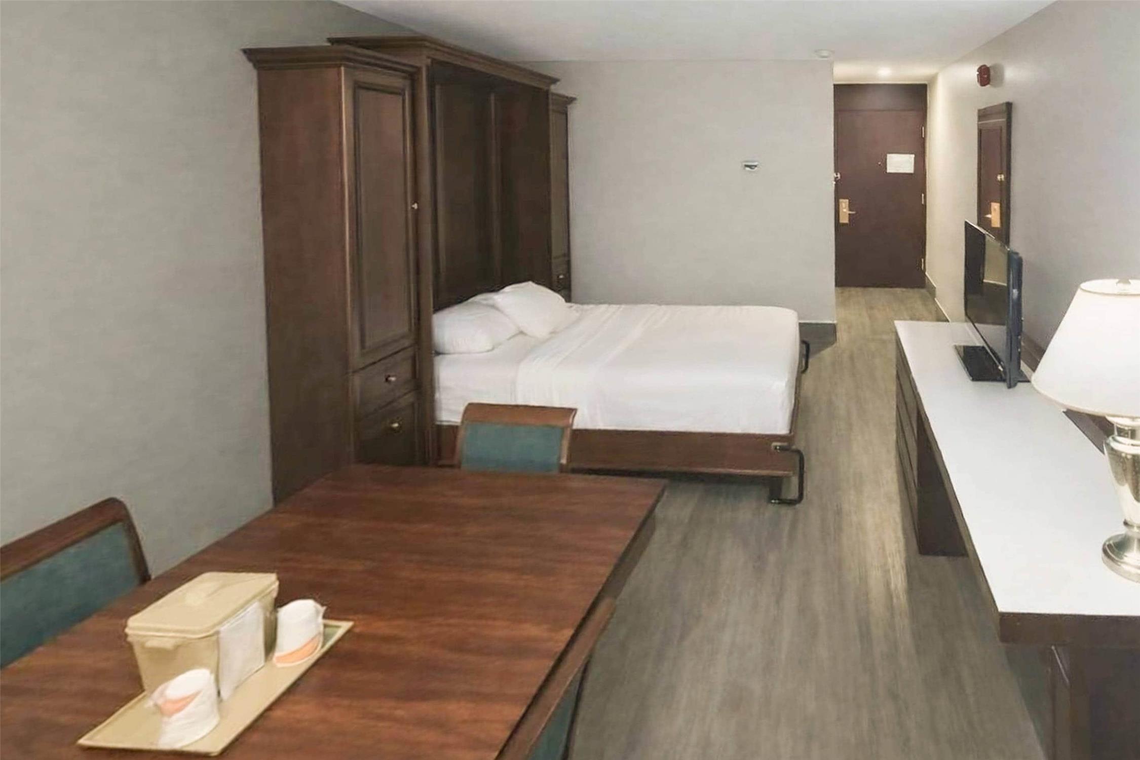 Quality Inn & Suites Gatineau 13/42