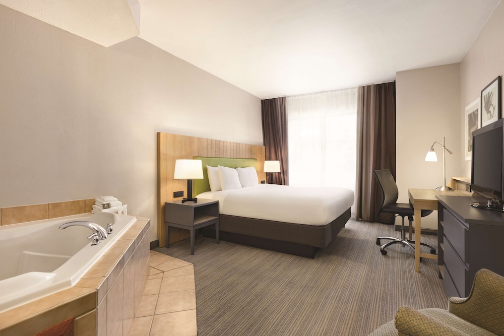 Country Inn & Suites by Radisson, Conyers, GA 7/37