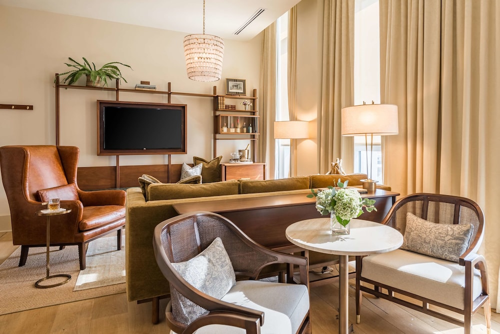 The Dewberry Charleston 54/66