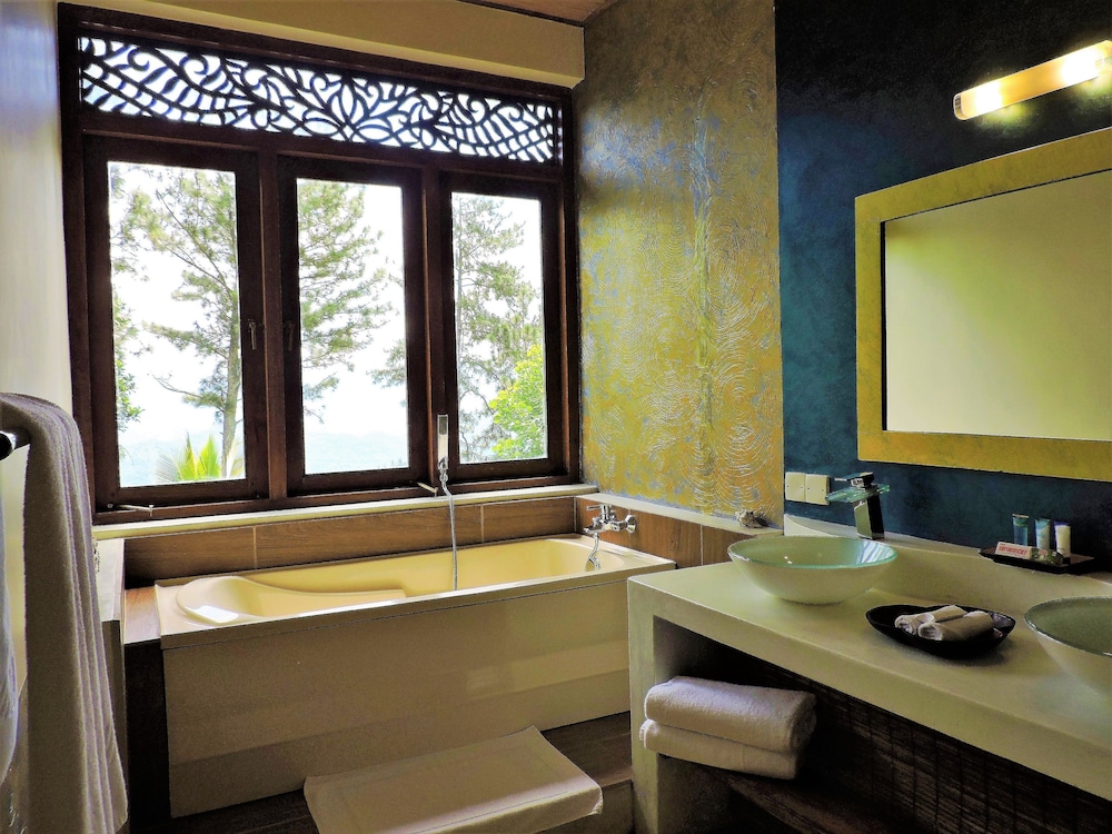 Galavilla Boutique Hotel & Spa 70/71