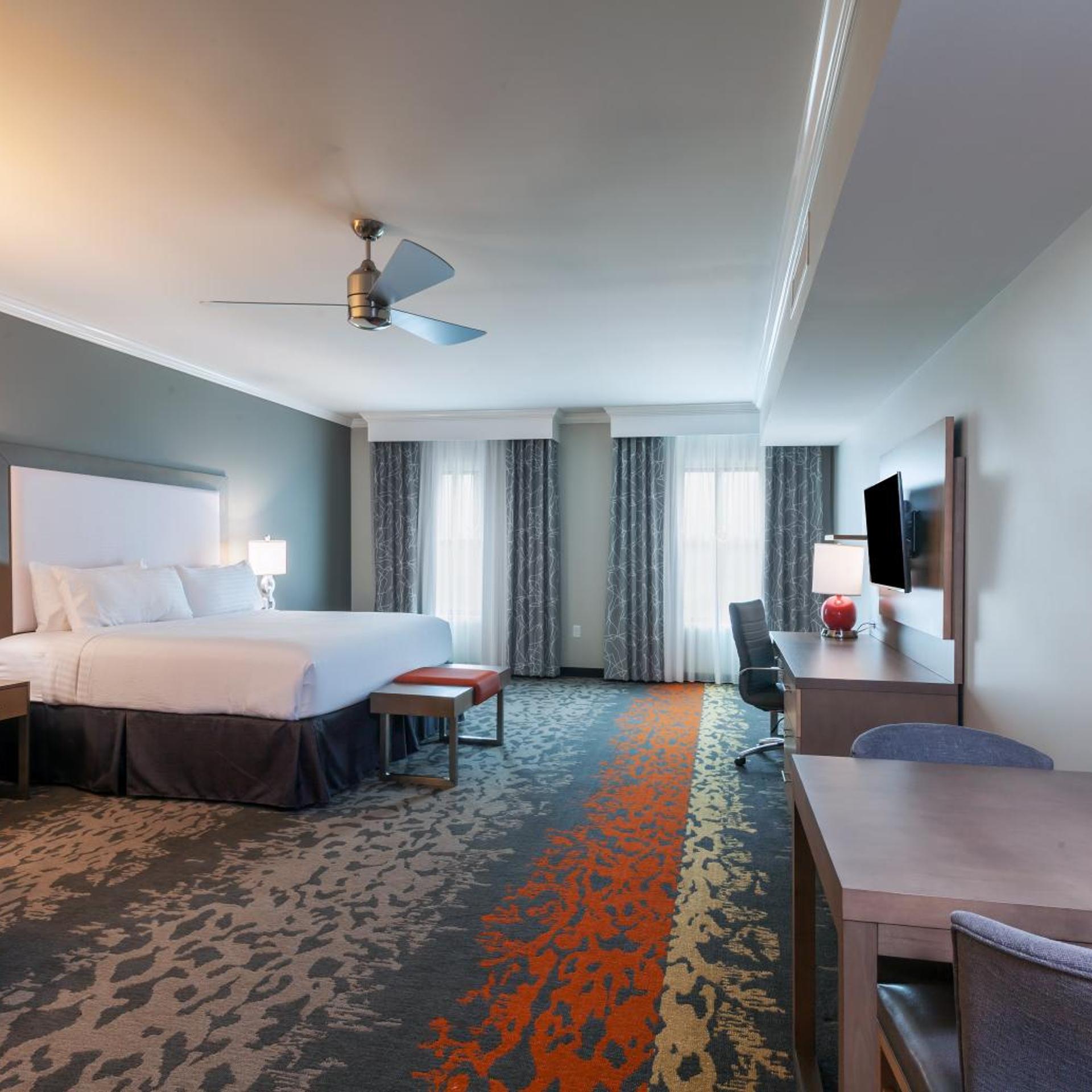 Deluxe, King Bed, Accessible