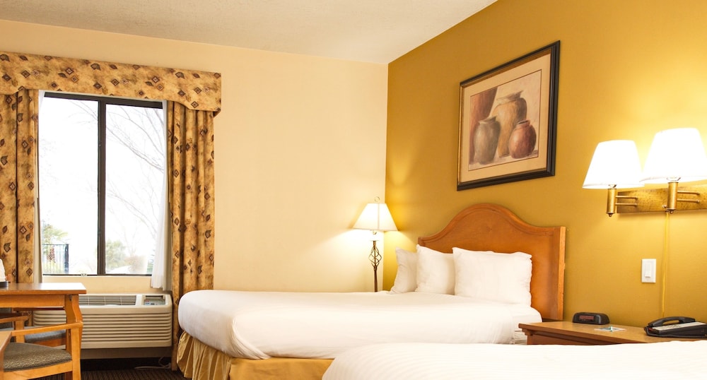 Tombstone Grand Hotel, a Baymont by Wyndham 15/50