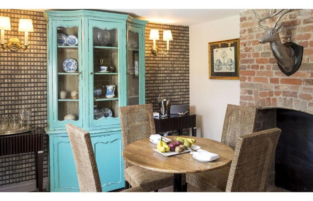 Chichester Harbour Hotel 49/72