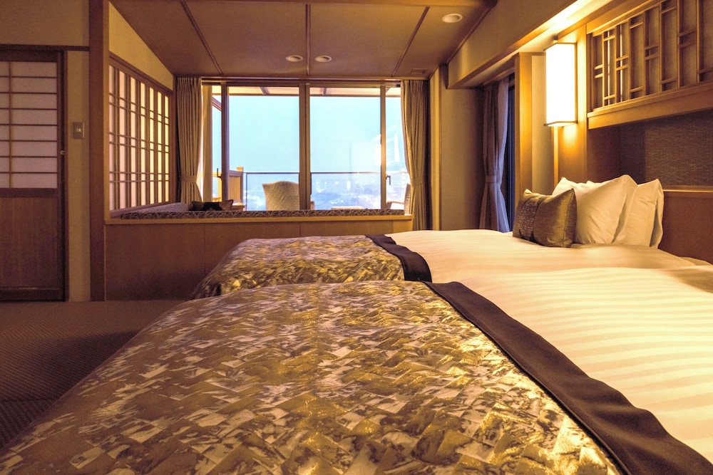 Superior, Twin Beds, River View, Outdoor Bath