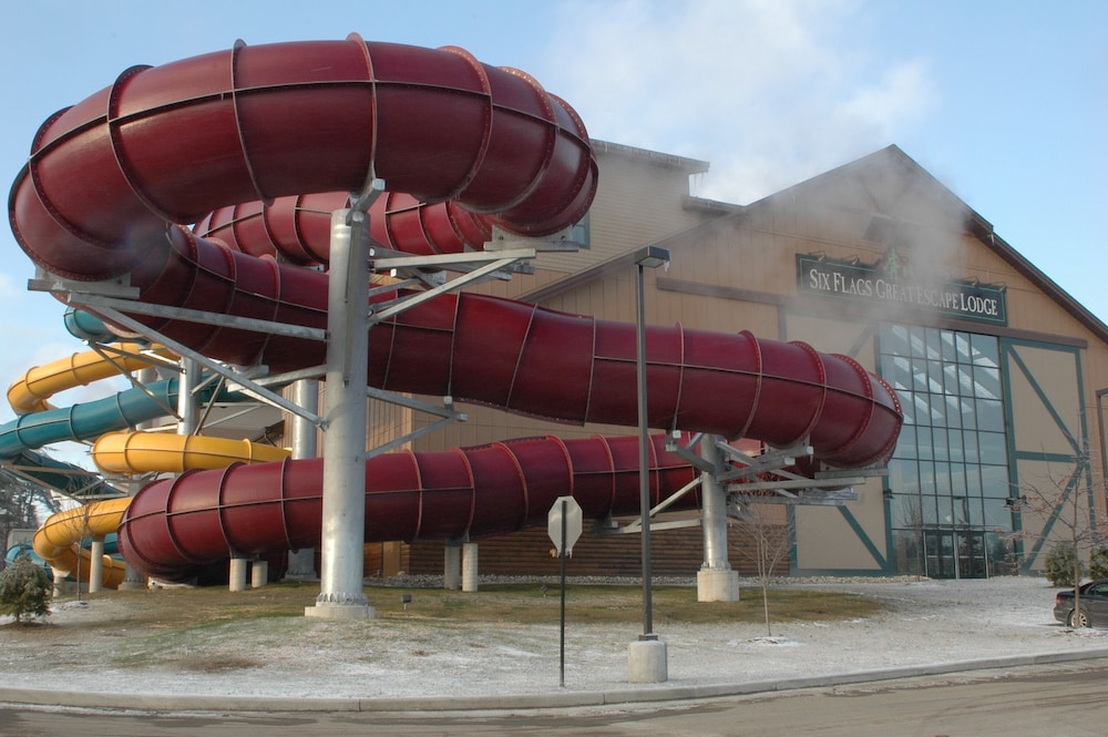 Six Flags Great Escape Lodge Indoor Waterpark 1/50