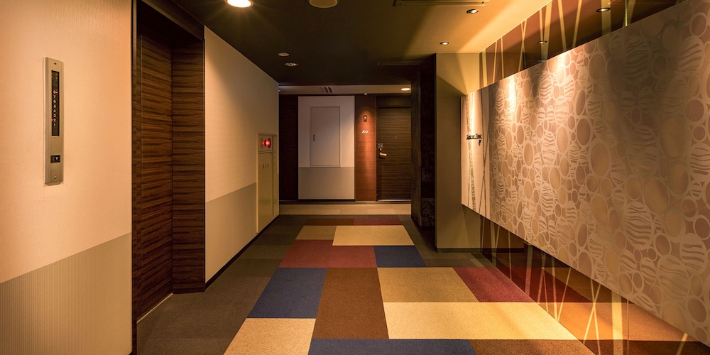 Tokai City Hotel 66/70