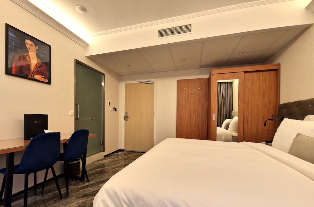 Chasse Residency Hotel 10/46