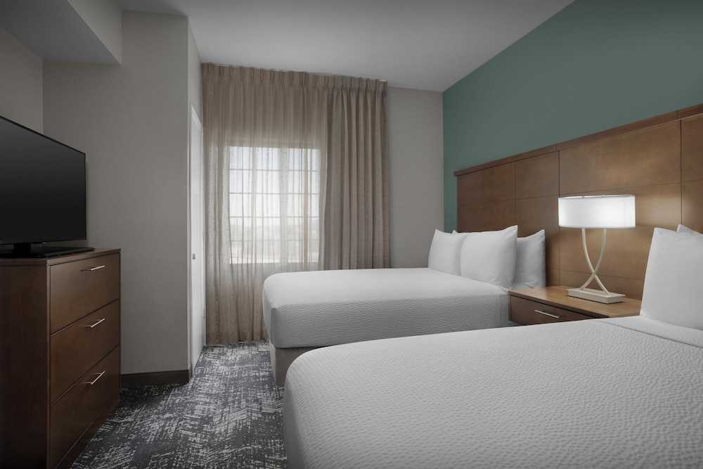 2 Bedrooms, Suite, King Bed, 1 King and 2 Double Beds, Kitchen, Accessible