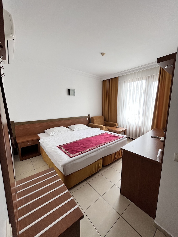 Hotel Royal Hill 15/50