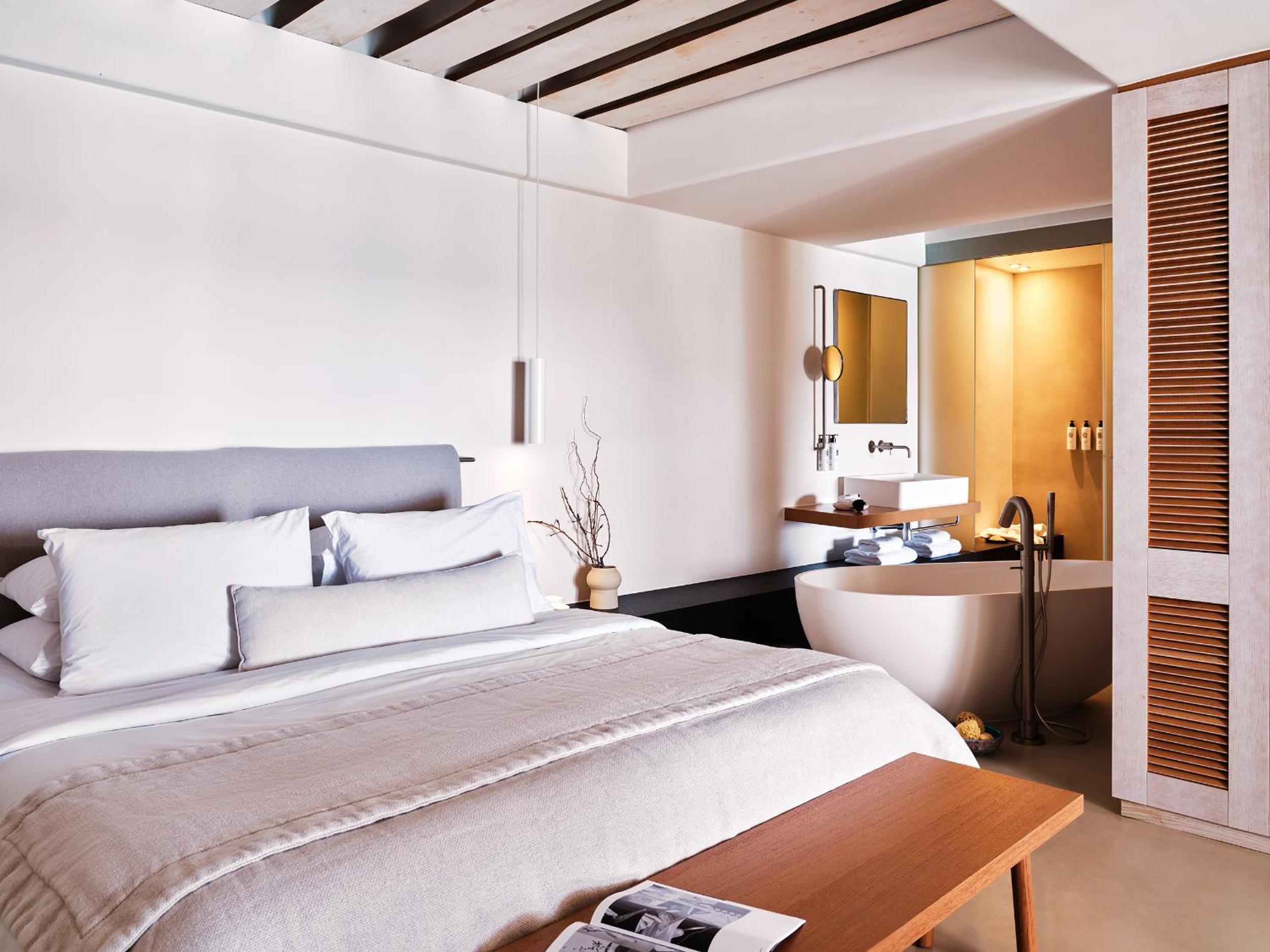 Suite, Sea and Pool View