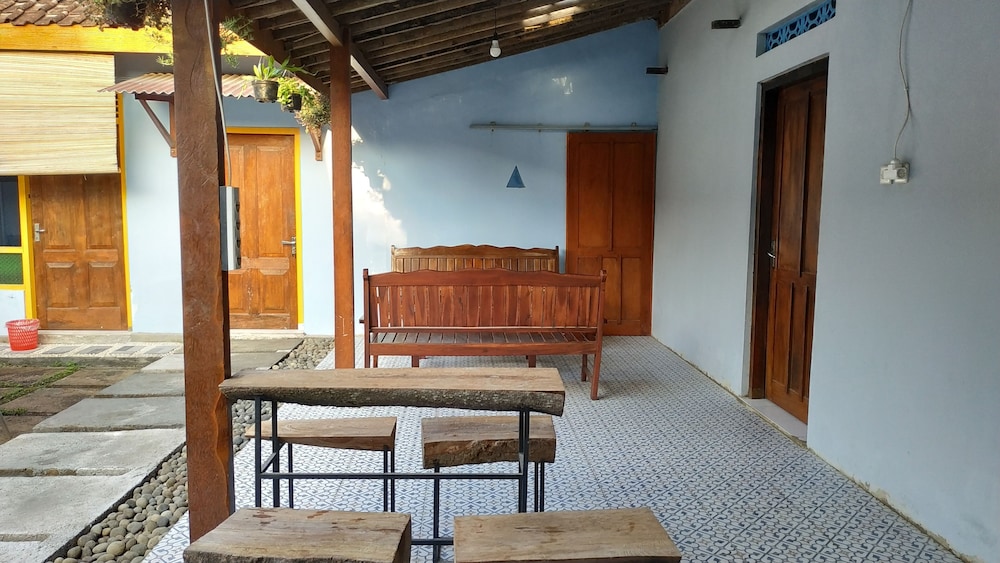 Genthong Homestay 32/44