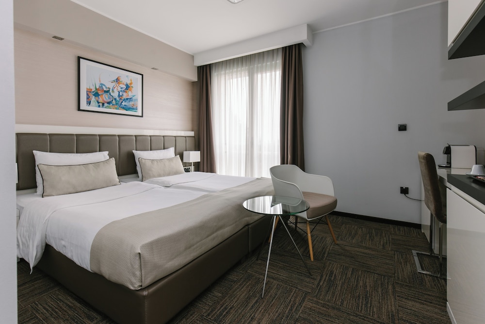 Heritage Hotel 19/50