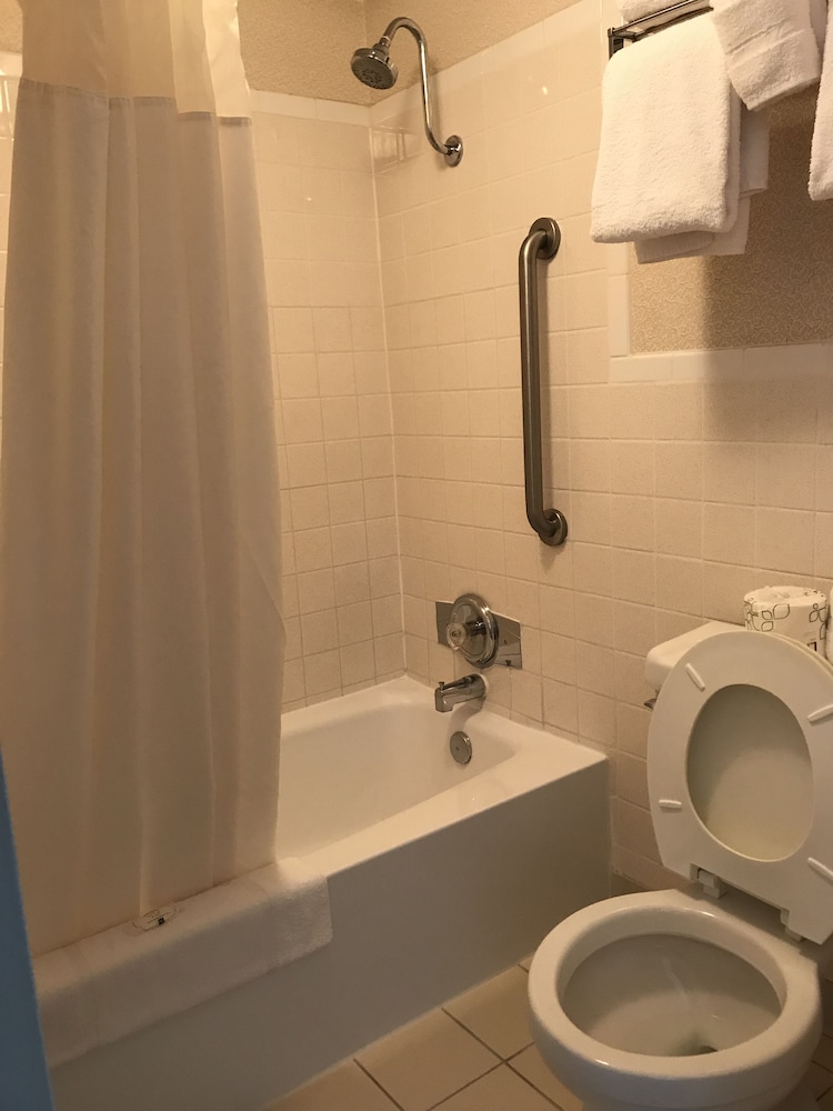 Quality Inn Fredericksburg Near Historic Downtown 30/44