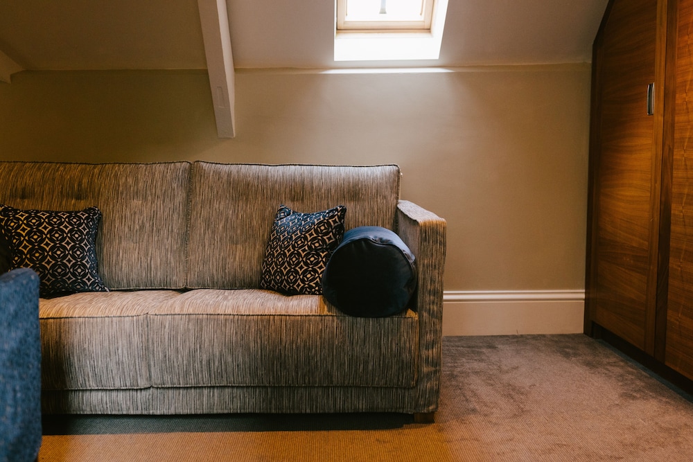 Jesmond Dene House 46/80
