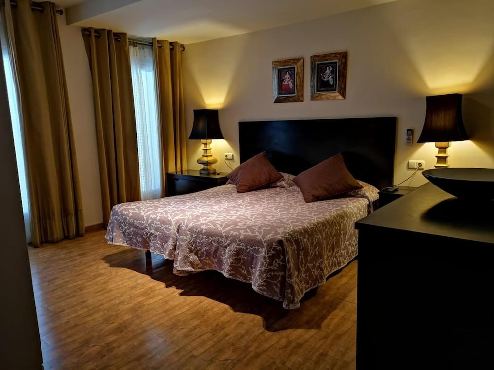 Hostal Tres Soles 20/50