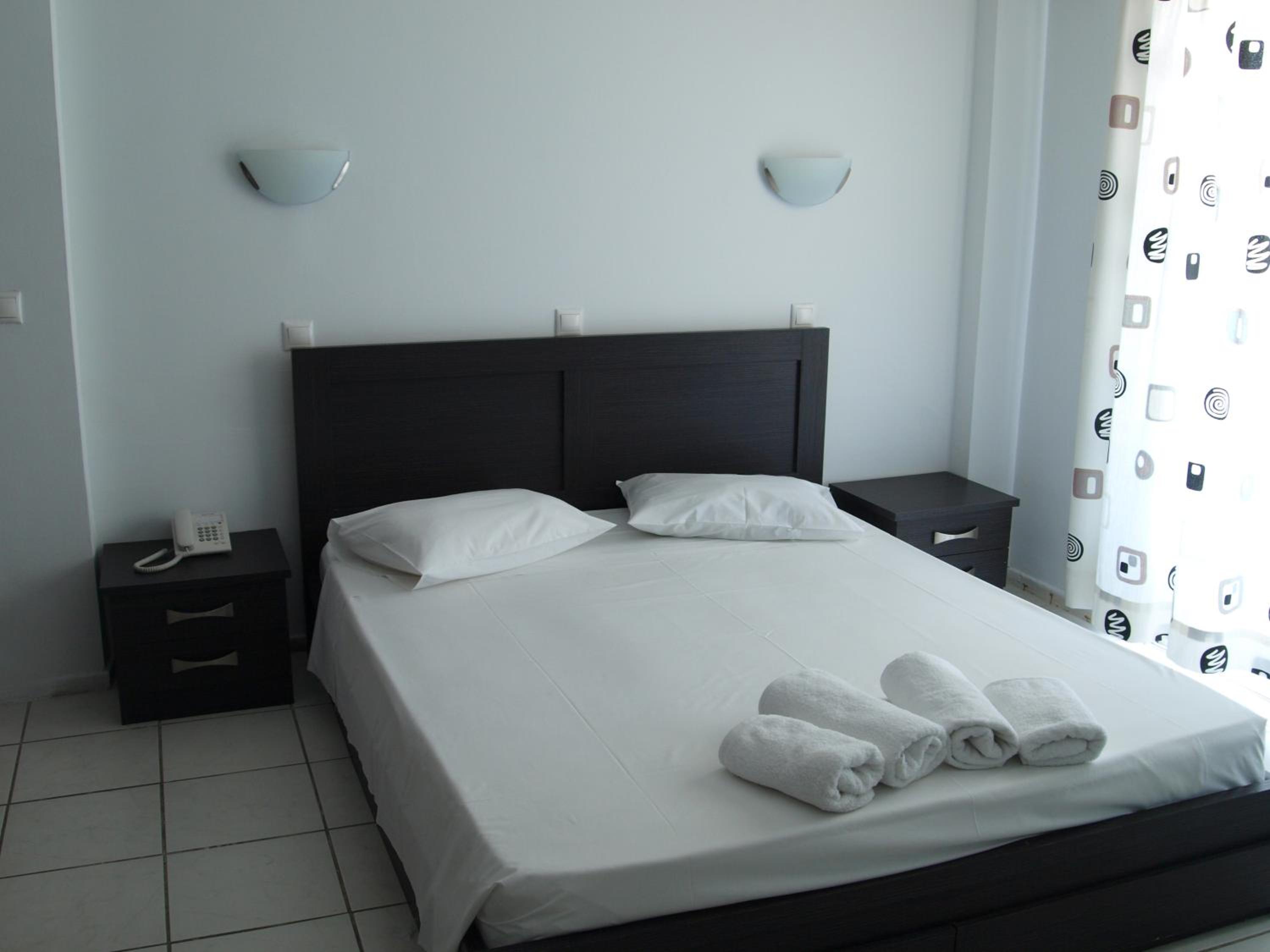 CARINA HOTEL 12/34