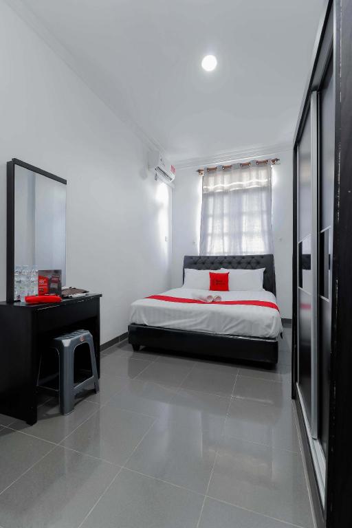 Reddoorz Plus Near Batam City Square 13/29